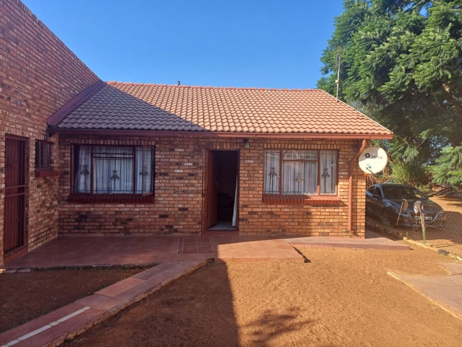 3 Bedroom Property for Sale in Mmabatho North West